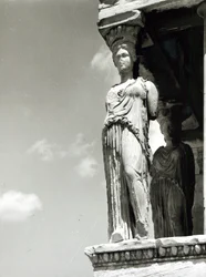 Detail van een kariatide van het Erechtheion